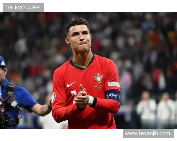 历届足球球星17号代表人物盘点及其传奇表现回顾 历届足球球星17号代表人物盘点及其传奇表现回顾