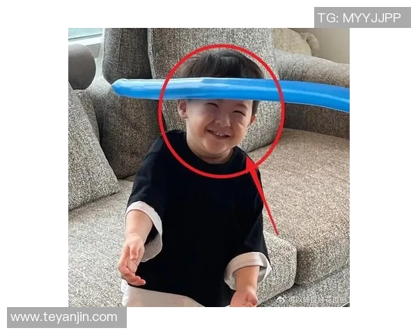 足球明星儿子颜值大比拼 谁继承了父亲的超凡魅力引发热议 足球明星儿子颜值大比拼 谁继承了父亲的超凡魅力引发热议